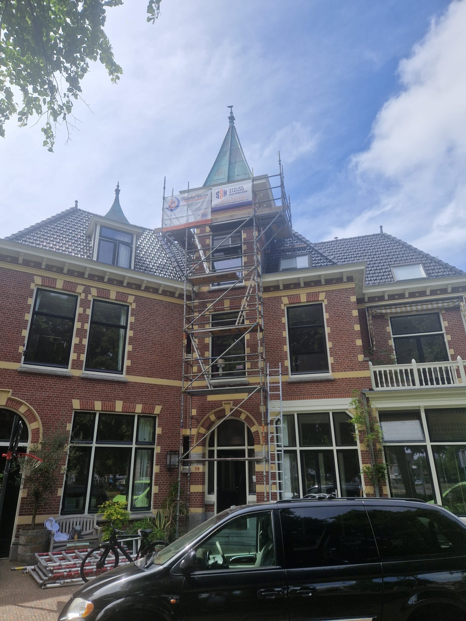 Villa met Markante Toren